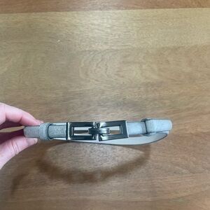 Limited adjustable skinny belt